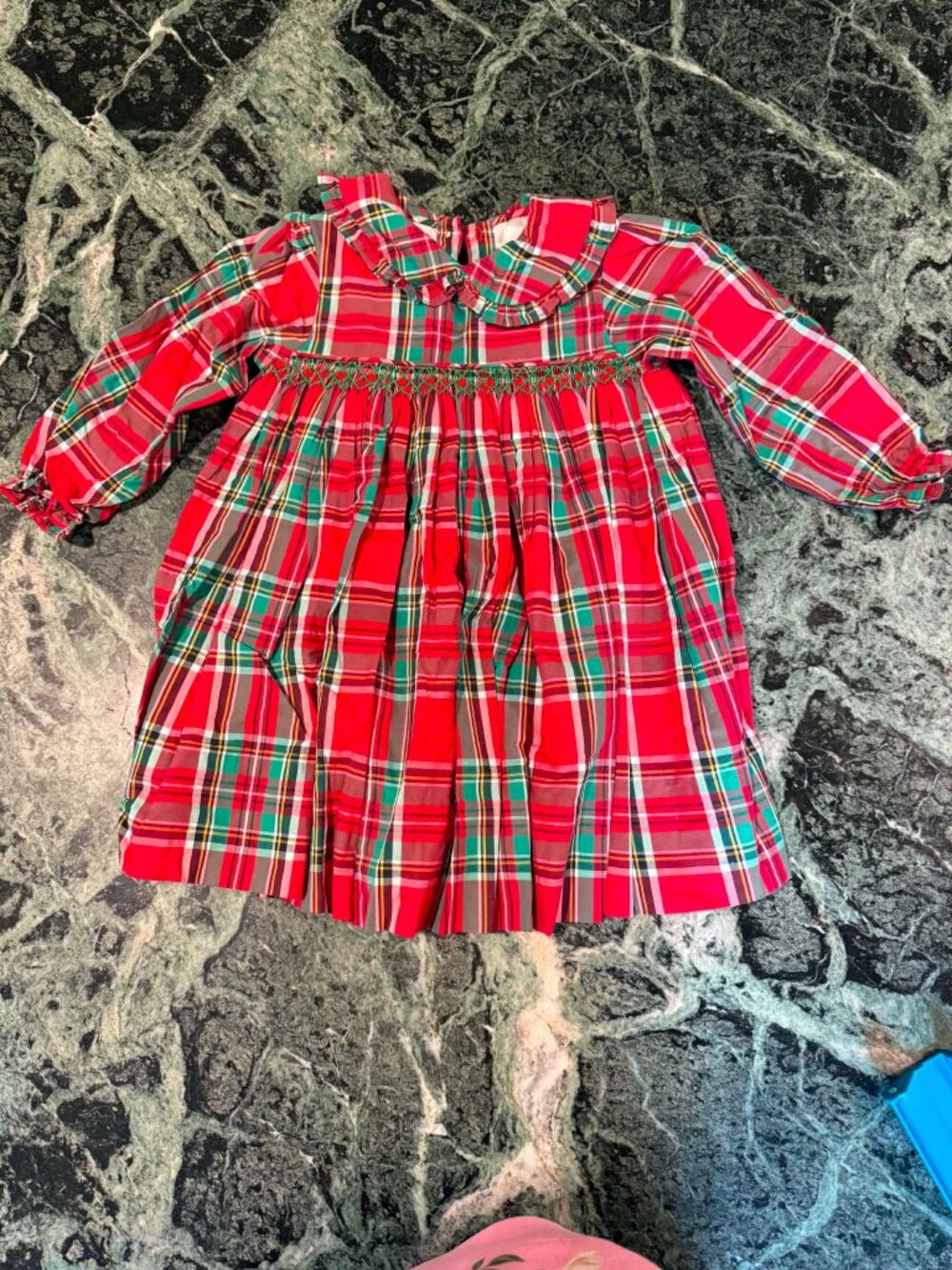 Cecil & Lou Boutique 2T Christmas Holiday Festive Plaid Smocked Dress EUC